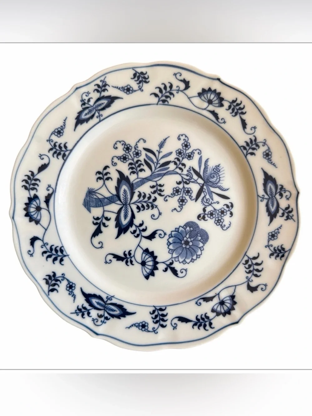 Set (7) Blue Danube Japan -Hutschenreuther Blue Onion  (Scalloped Rim)